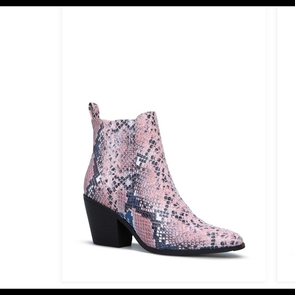 NEW BLUSH SNAKE LEATHER (FAUX) BOOTIES - Picture 4 of 5